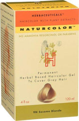 naturcolor Herbal ingredients with dried herbs highlight natural color components