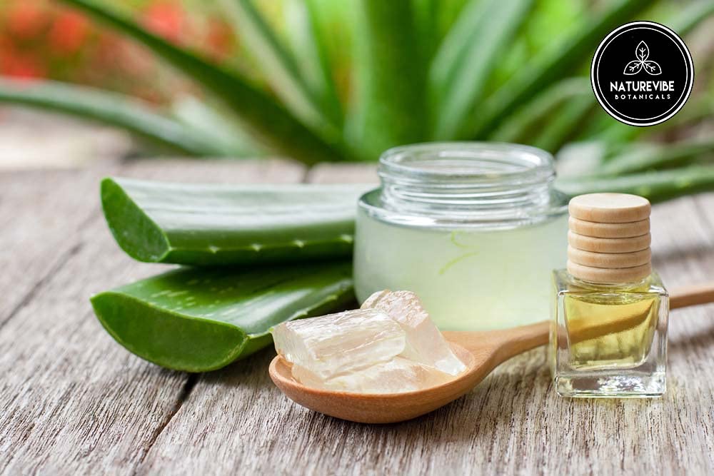 Naturevibe Botanicals Aloe Vera Oil pour showing lightweight, quick-absorb skin hydration.