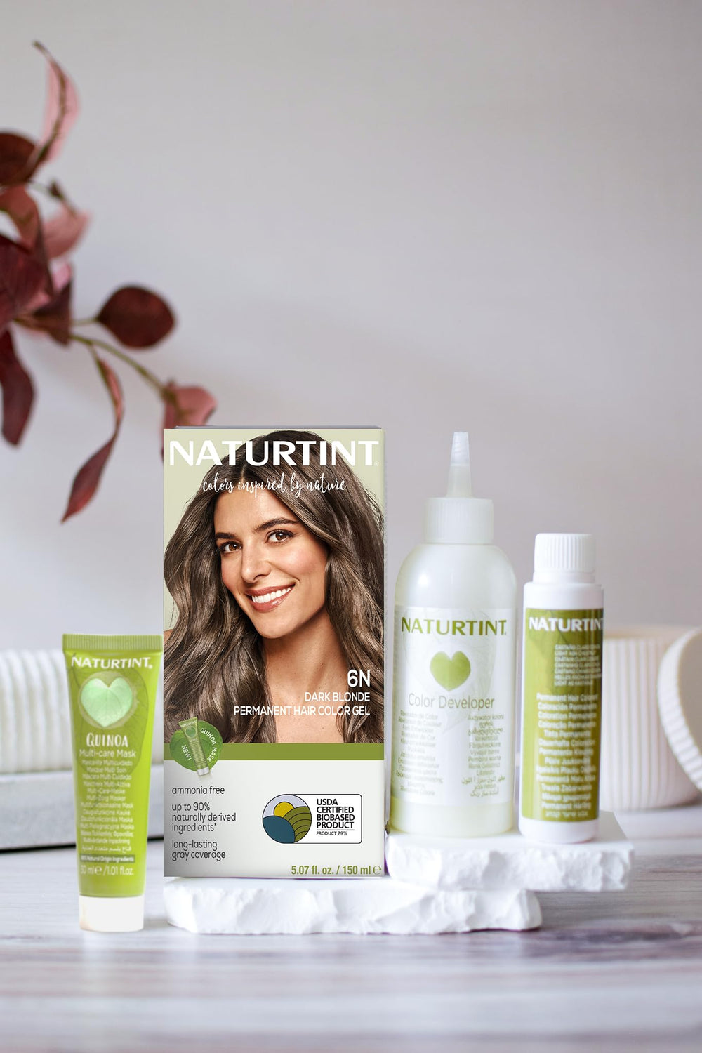 Naturtint 6N Dark Blonde application gloves for mess-free color experience