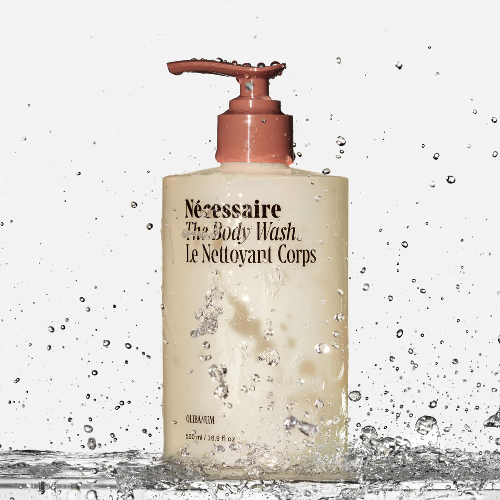 Nécessaire Olibanum vitamin C-enzyme focus suggests brightening-support during cleansing.