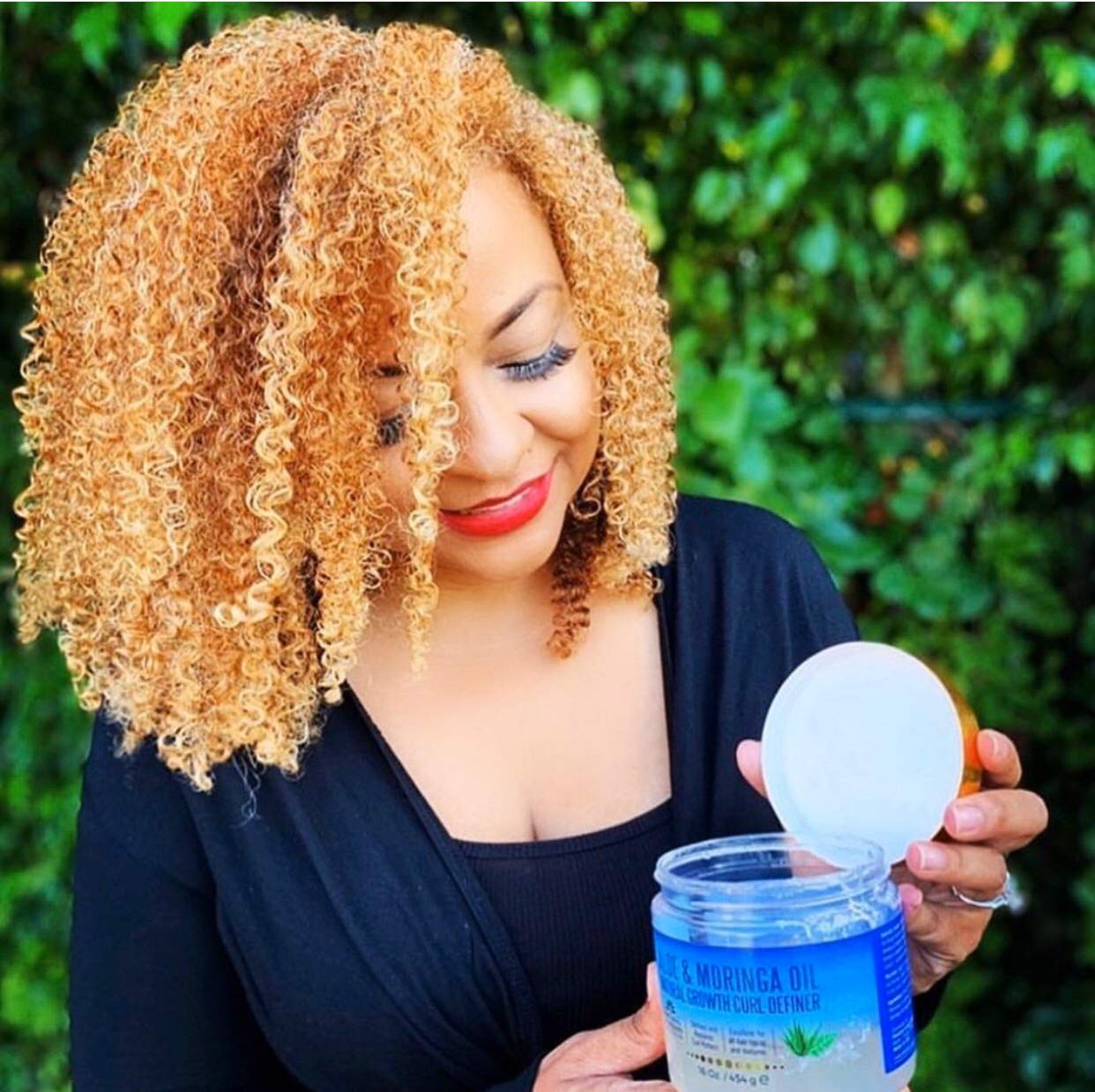 Nefertiti's Secrets women-and-men-curl-care suitable for diverse curl types.