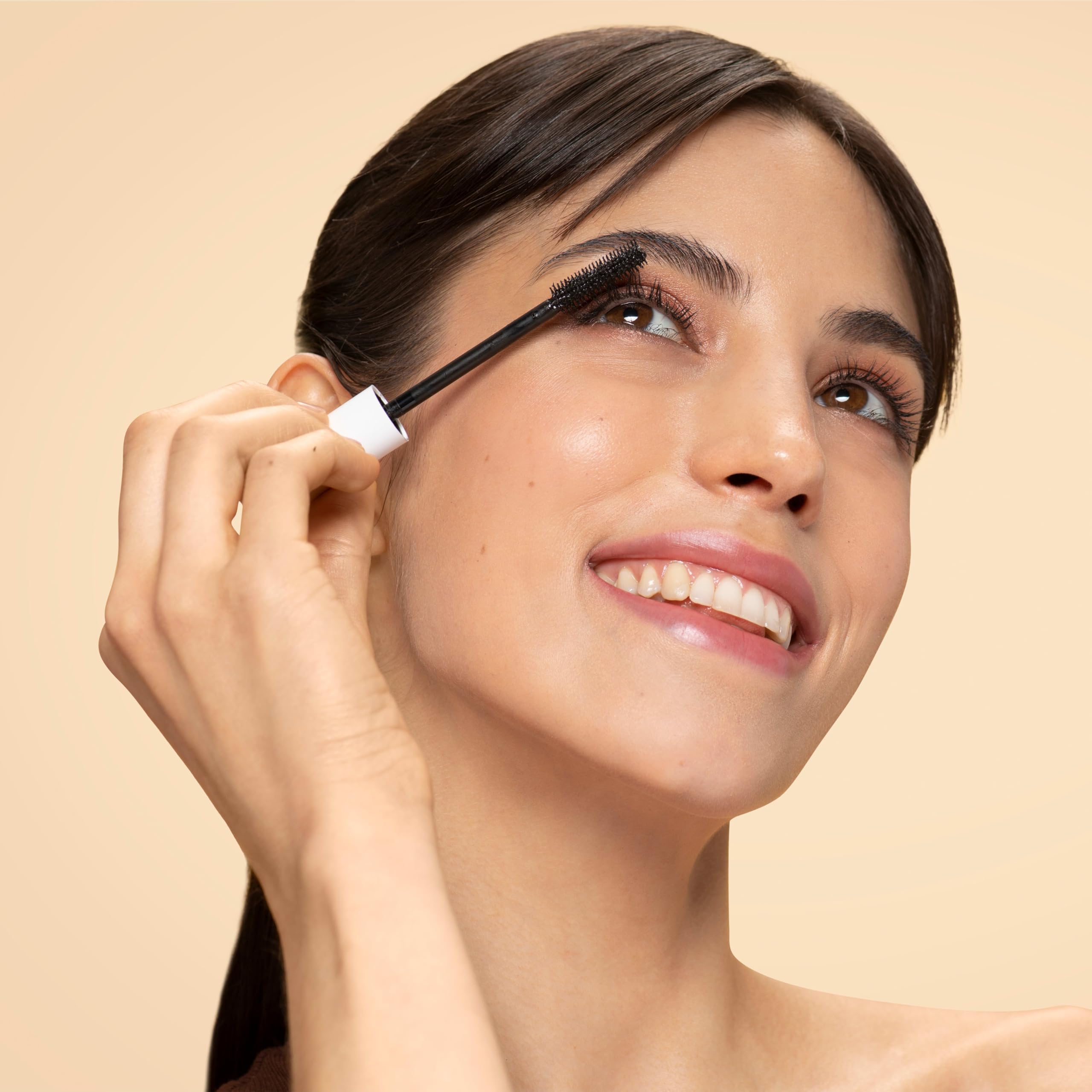 Neutrogena Healthy Definition Mascara Black Brown swatch for natural definition.