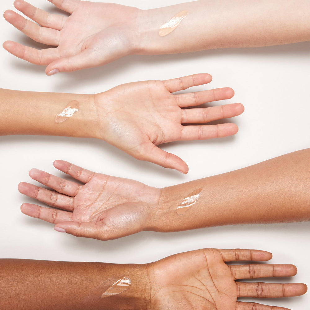Neutrogena Purescreen neutral undertones swatch blends into natural tone.