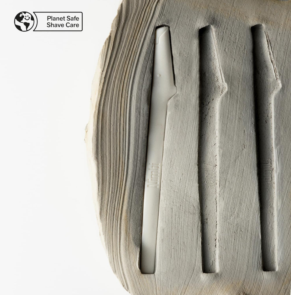 Nimbi Dermaplaner Razor made from plastic-free biomaterial for eco-friendly use.