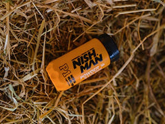 Nishman Hair Styling Powder Series texture swatch reveals matte finish and grip.