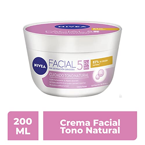 NIVEA Aclaradora Natural cream texture close-up, highlighting fast absorption for morning routines.