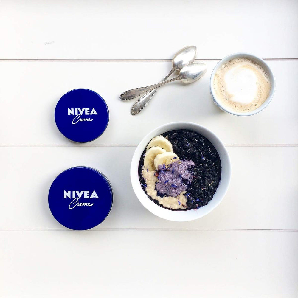 NIVEA Creme 200ml family-use display illustrating versatile moisturiser for whole family.