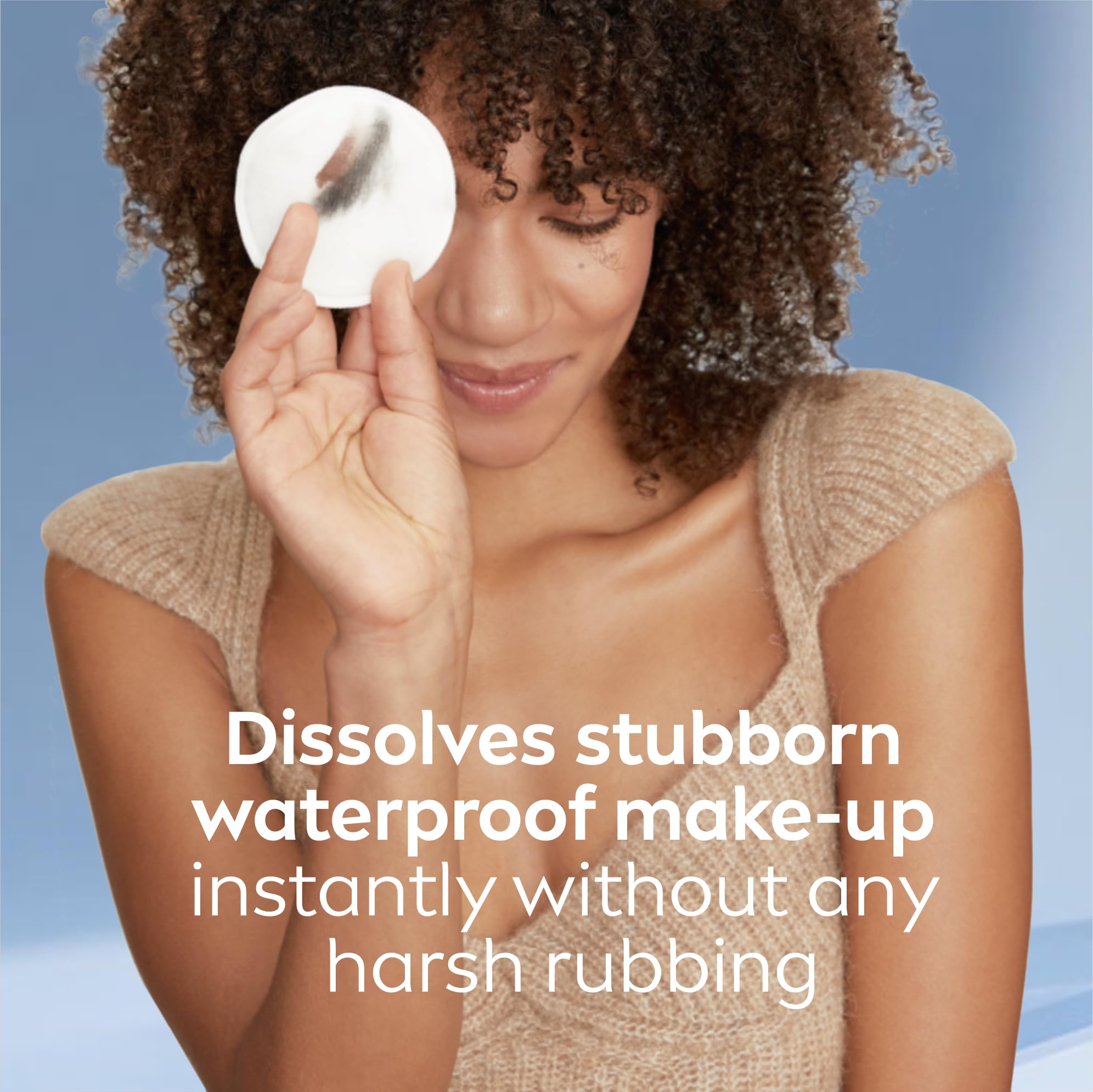 NIVEA Double Effect Eye Make-Up Remover closeup on lashes demonstrates effective makeup lift.