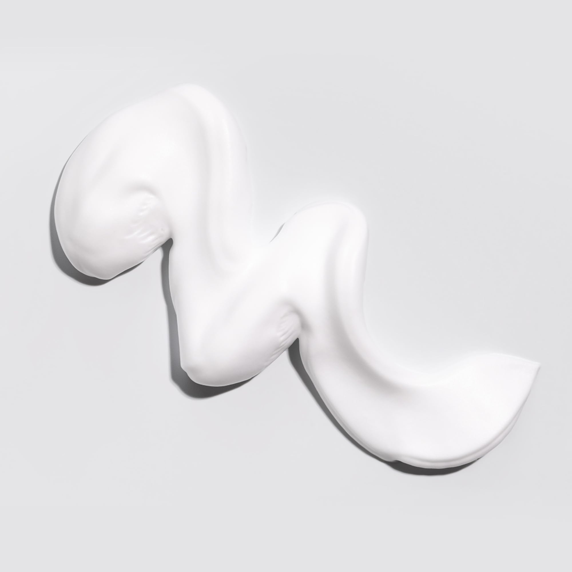 No nothing Very Sensitive Strong Hair Mousse during styling suggests humidity resistance.