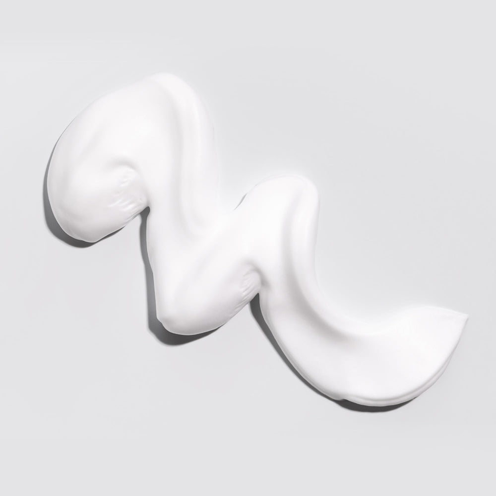 No nothing Very Sensitive Strong Hair Mousse during styling suggests humidity resistance.
