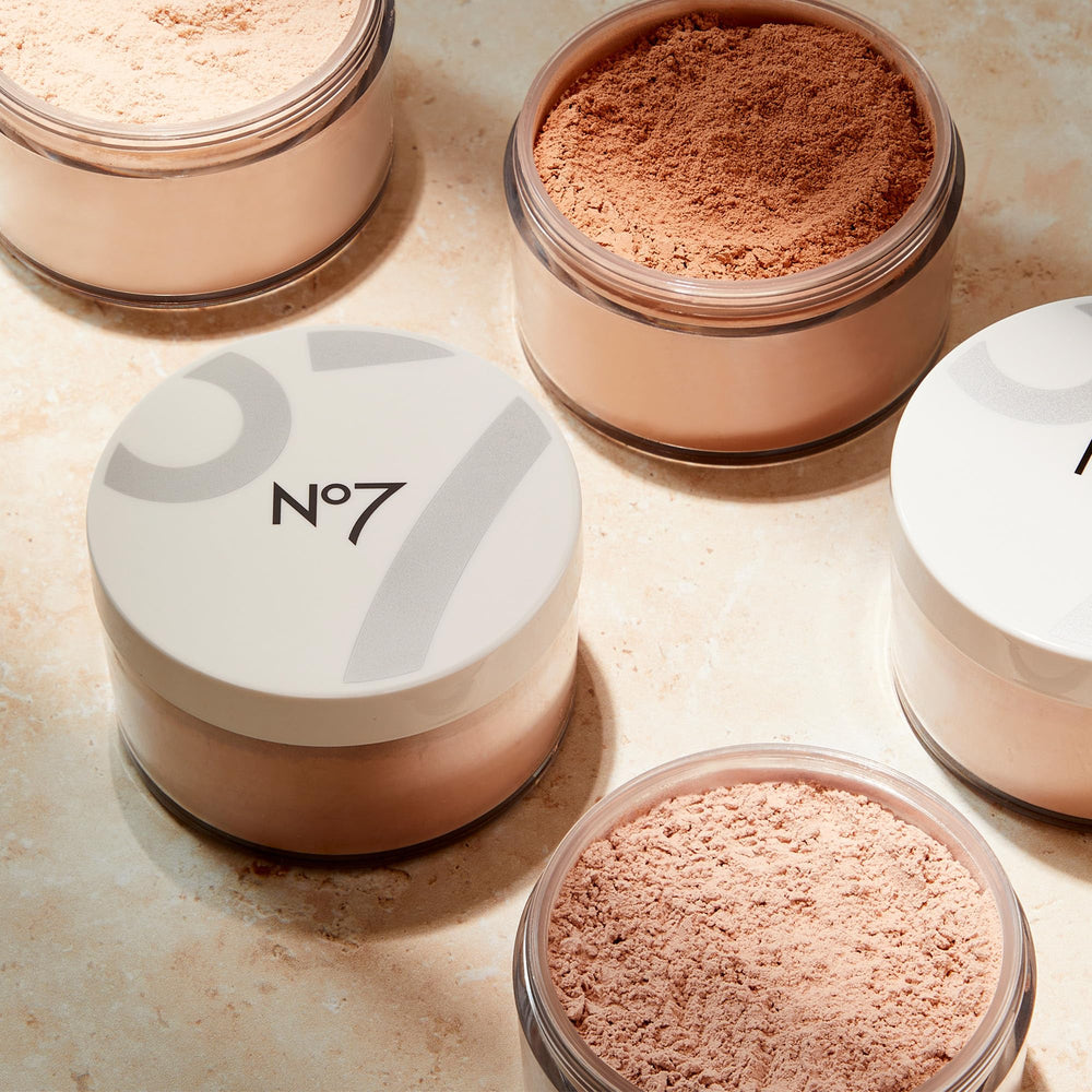 No7 Flawless Finish Loose Powder Pro-Vitamin B5 nourishes and hydrates.