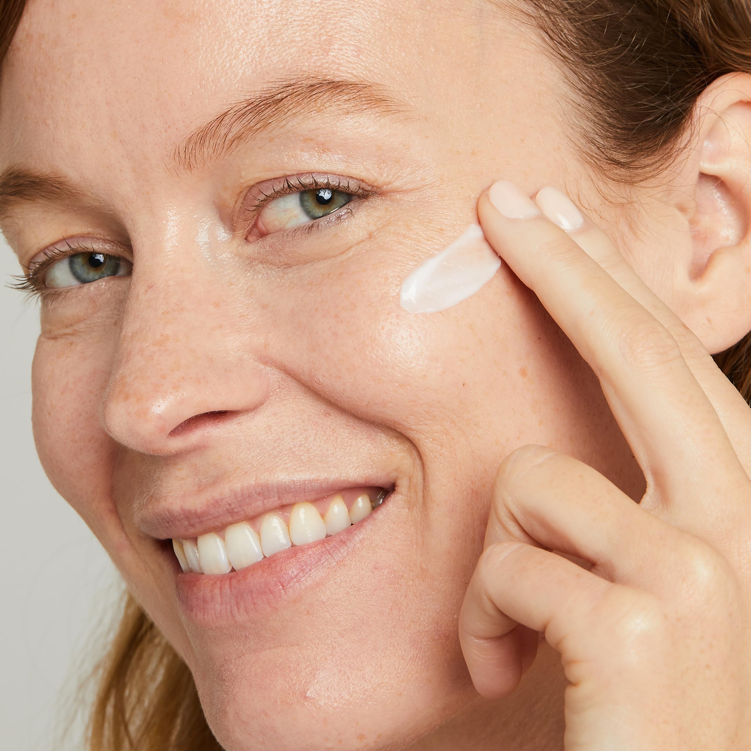 No7 Lift & Luminate jar emphasizes vitamin C brighten ingredient for a radiant complexion.