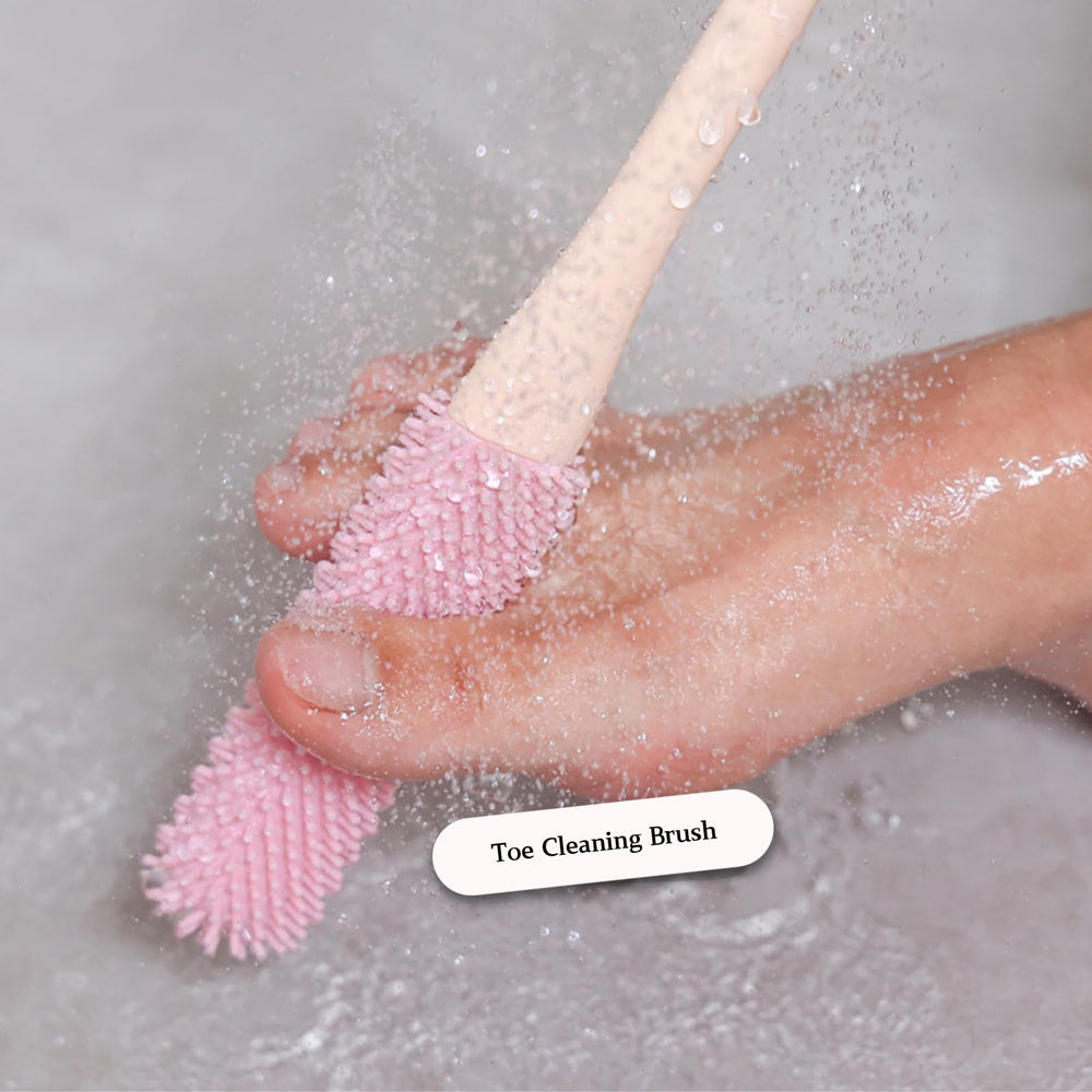 Nurlypop-waterproof-plastic-handle is easy to rinse and dry after showers.