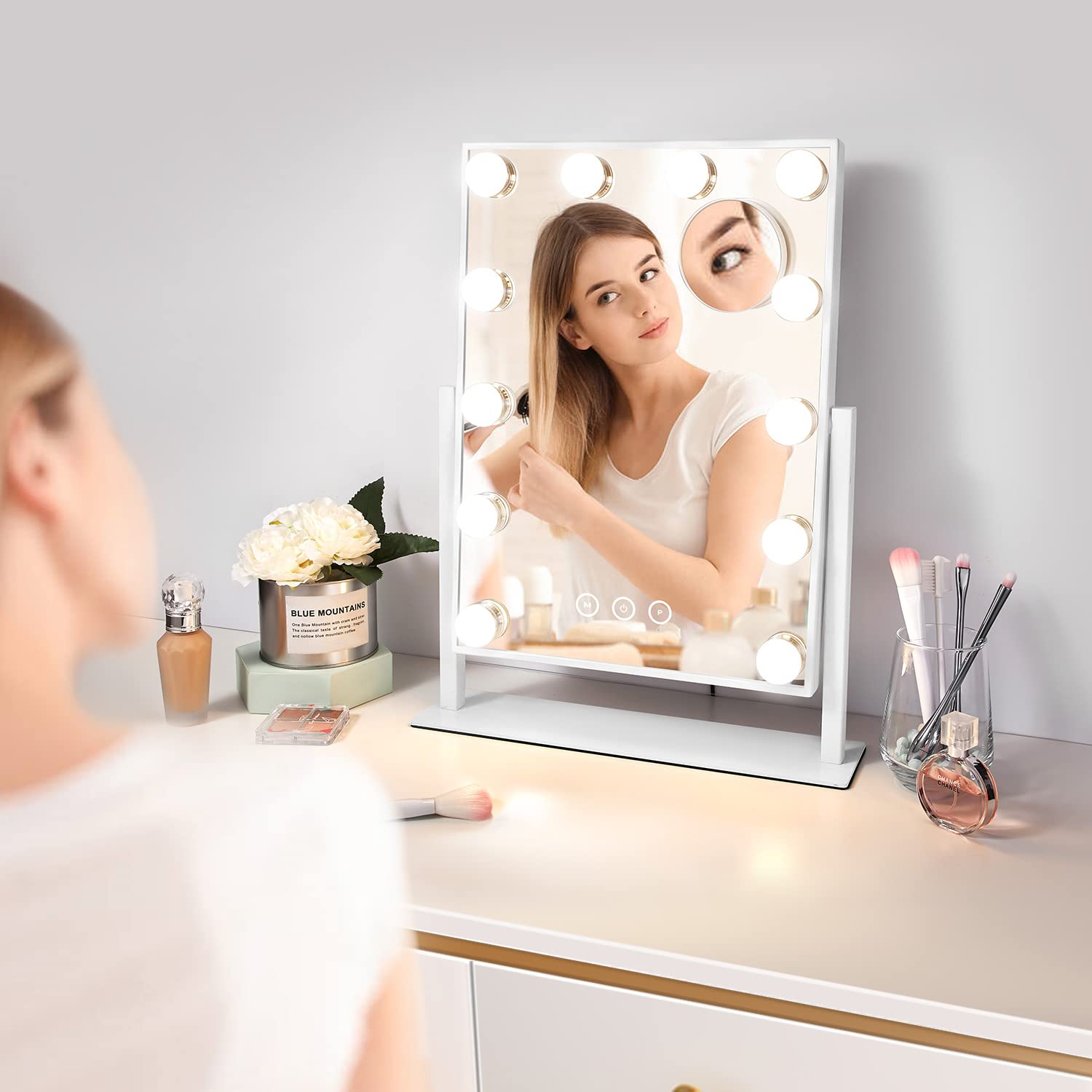 NUSVAN vanity mirror has slip-resistant base for stability during use