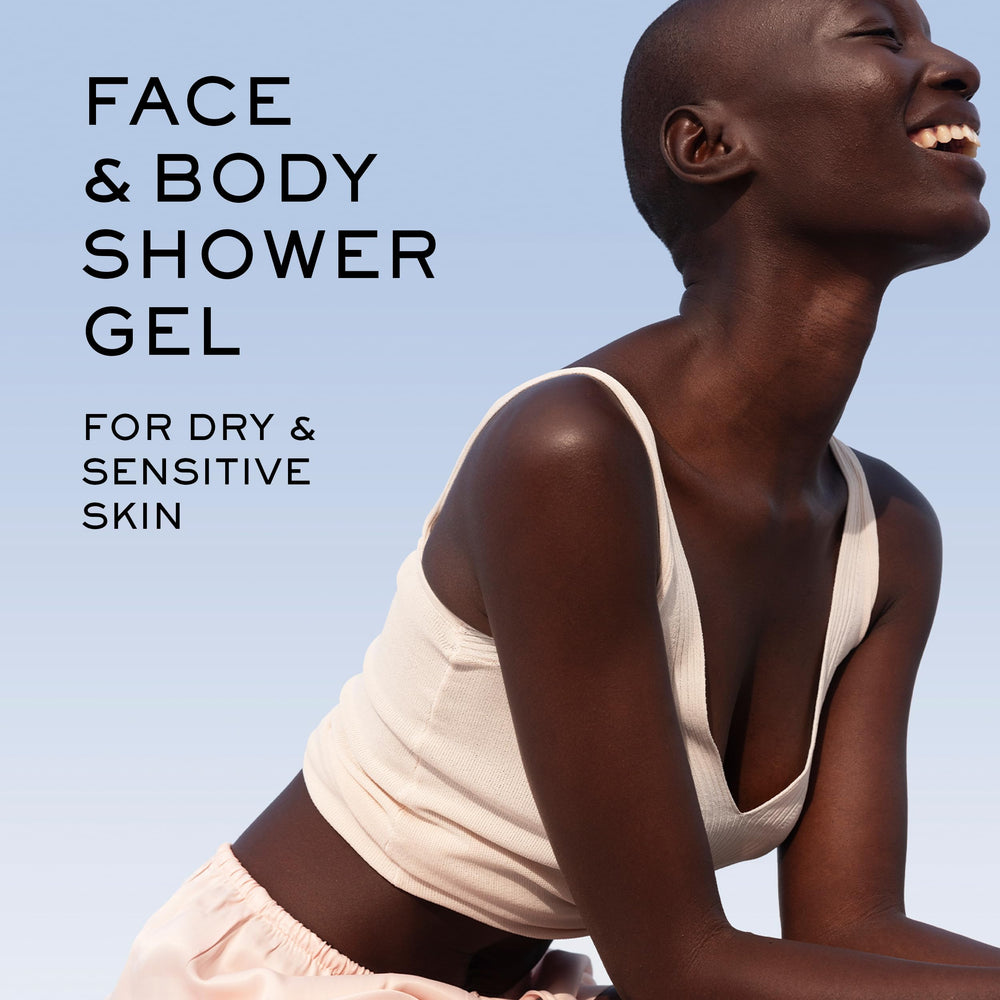 Nuxe Reve de Miel lather closeup showing creamy foam for daily use