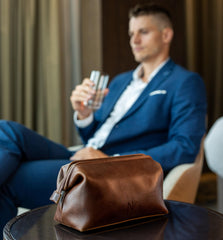 NV Holders leather bag with side pocket keeps tools neatly accessible.