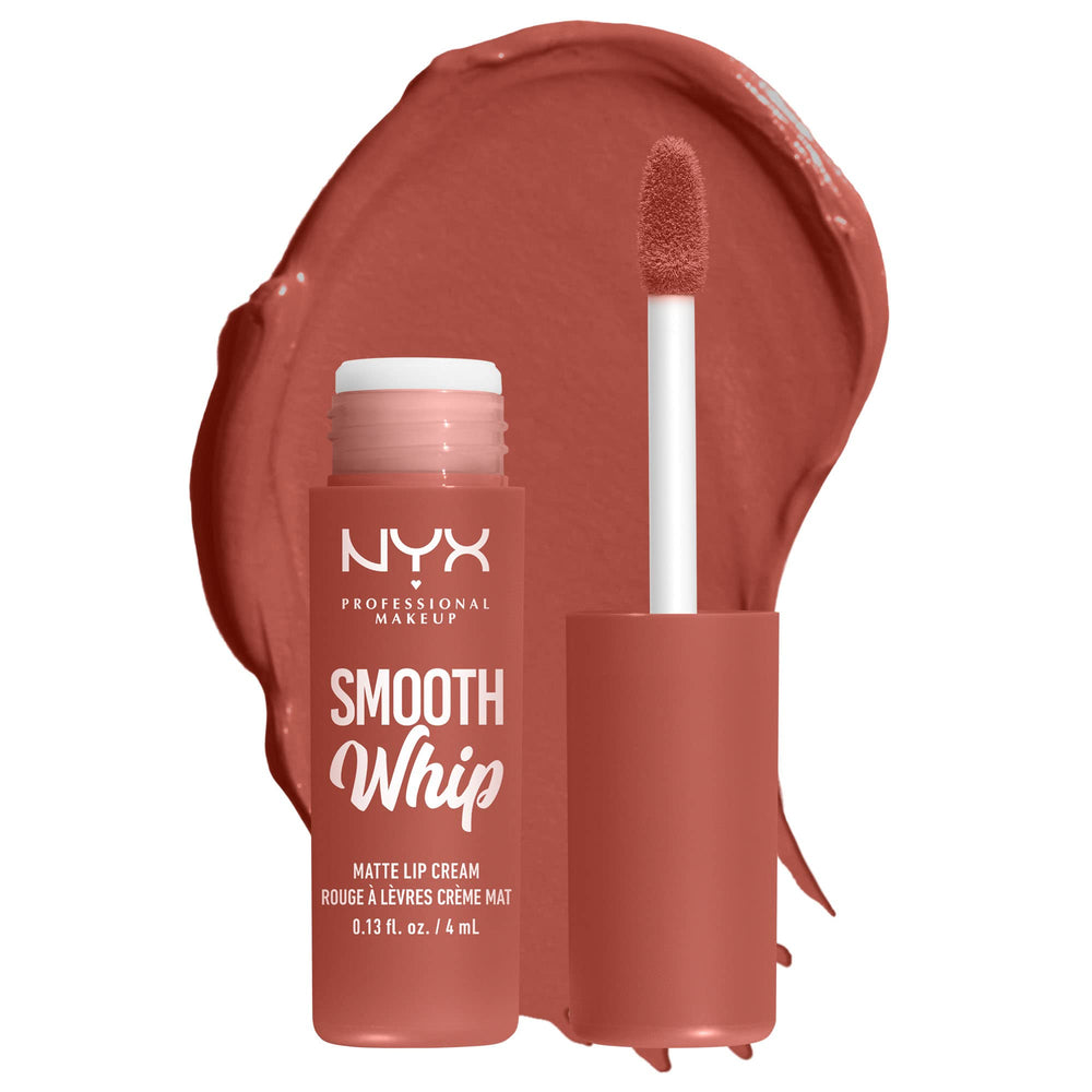 NYX Smooth Whip Matte Lip Cream envase ergonómico facilita la aplicación precisa.
