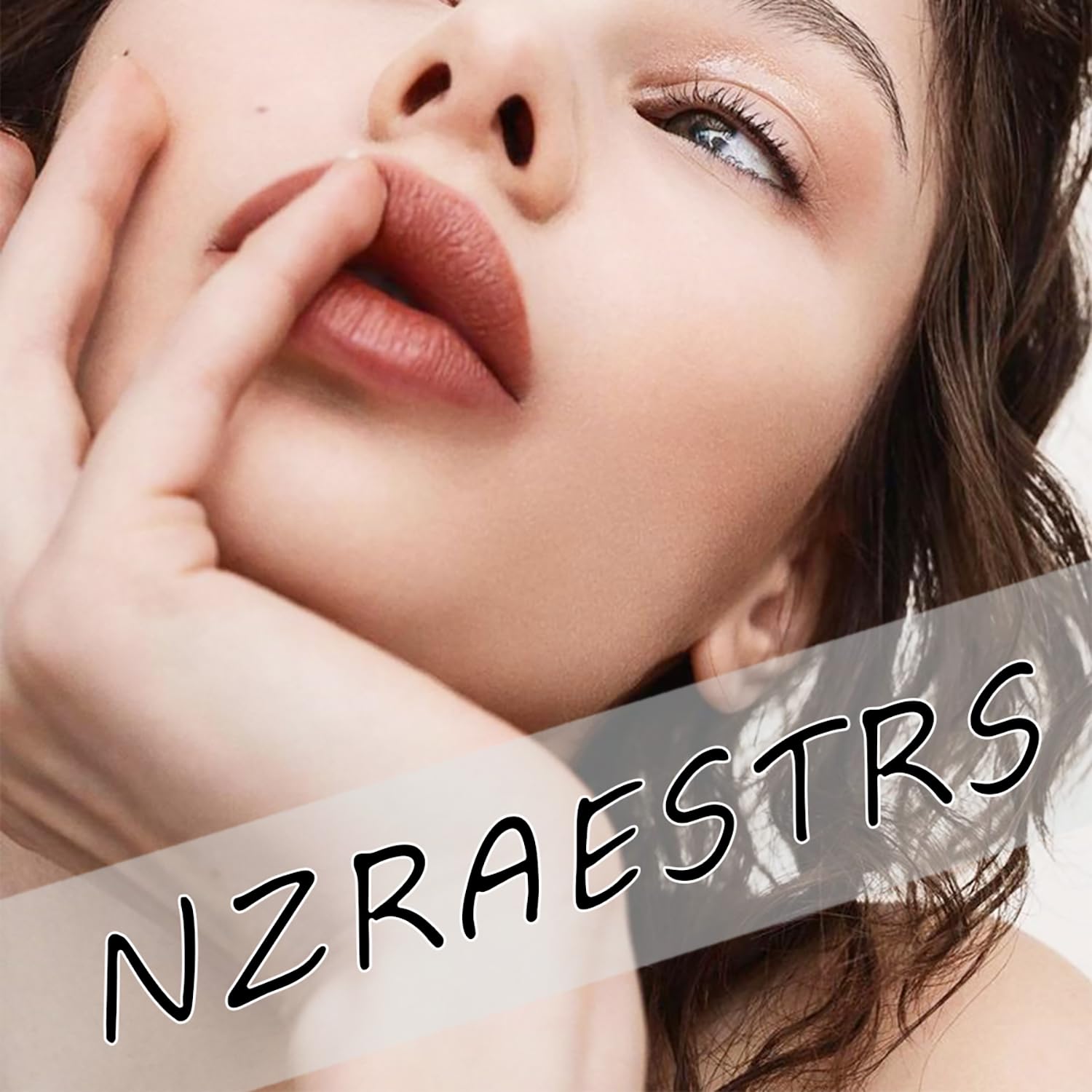 NZRAESTRS gift-ready Christmas nails are ideal for gifting.