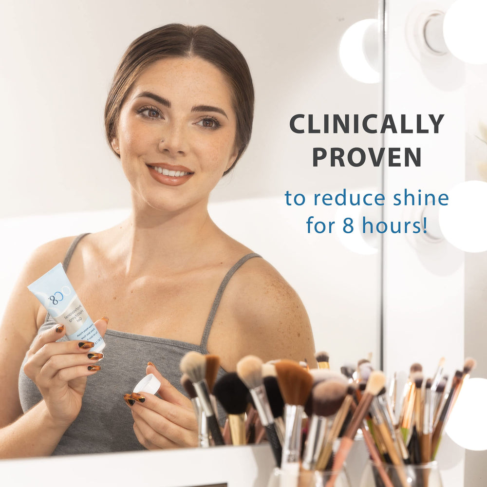 OC8 day-use oil-control gel suits both men and women.