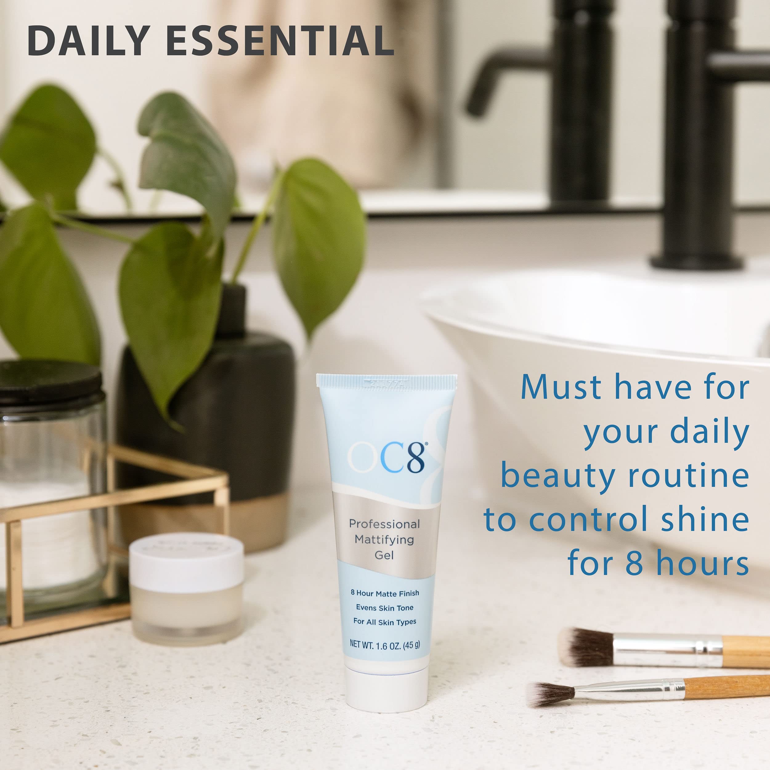 OC8 micro-particles absorb oils to help balance complexion.