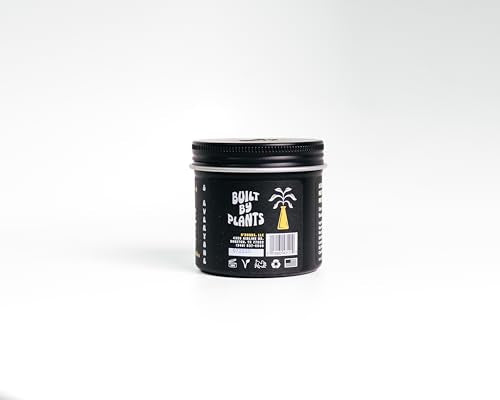 O'Douds Matte Paste dry-hair-application demonstrates maximum hold on dry hair.