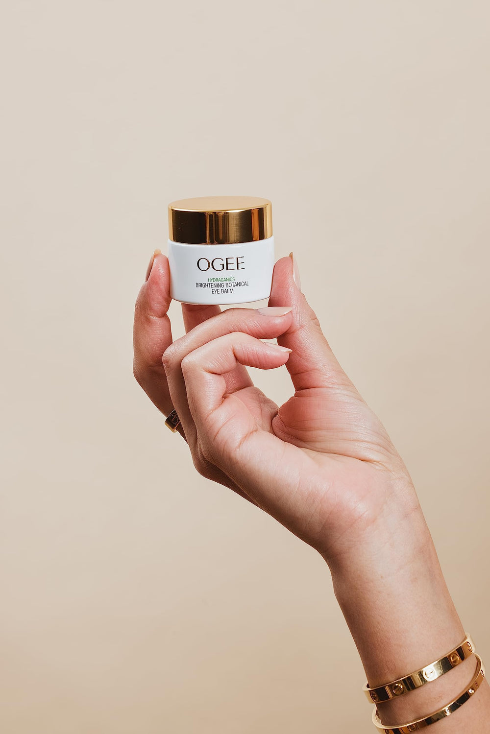Label highlights 70% organic ingredients for a cleaner formula
