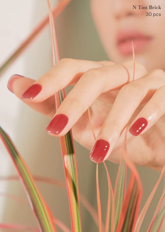 Ohora Nail Strips fit all nail shapes ensuring polished look on any nail size.