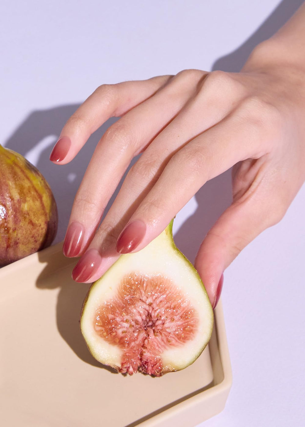 ohora N Fig Jam pink-ombre closeup of glossy nails