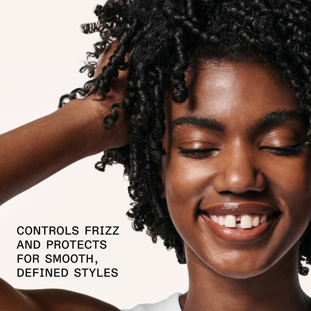 Olaplex N°6 Bond Smoother cream texture highlighting rich hydration