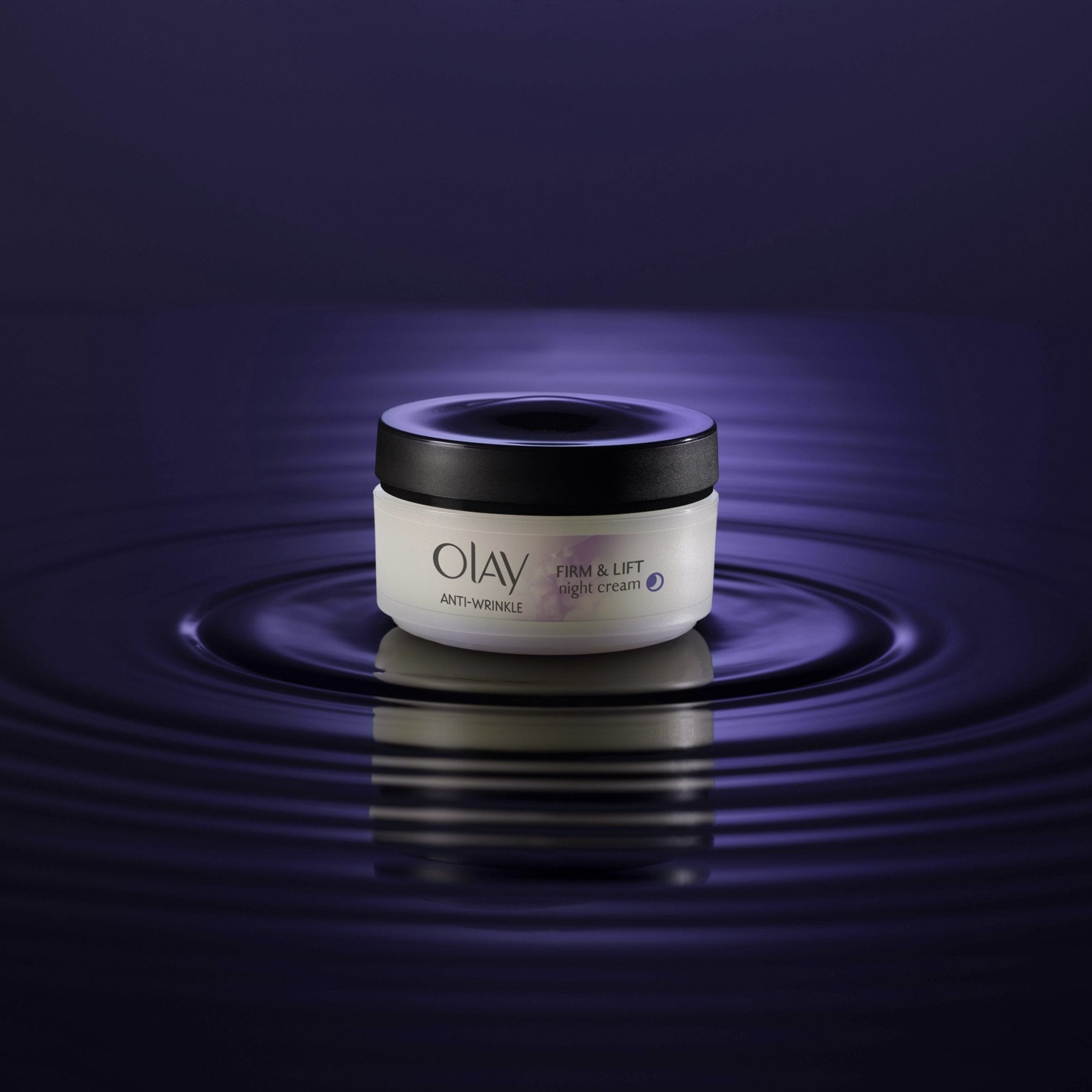 Olay vitamin E and Pro-Vitamin E5 close-up supports regeneration