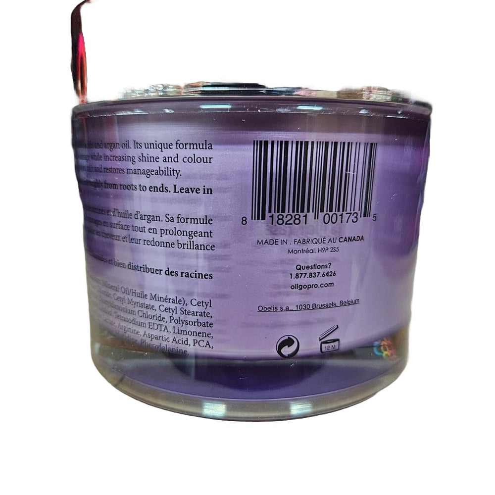 Oligo Professionnel Blacklight mask glossy finish photo emphasizes shine after use.