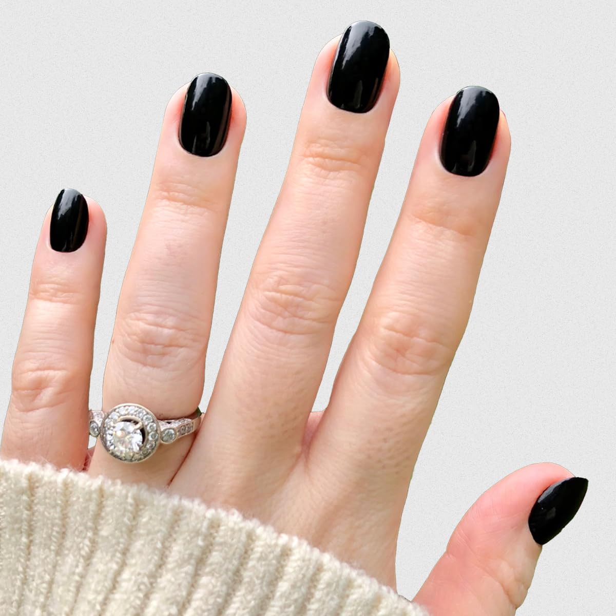 Olive & June Instant Mani nails laid out across 21 sizes for the best fit.