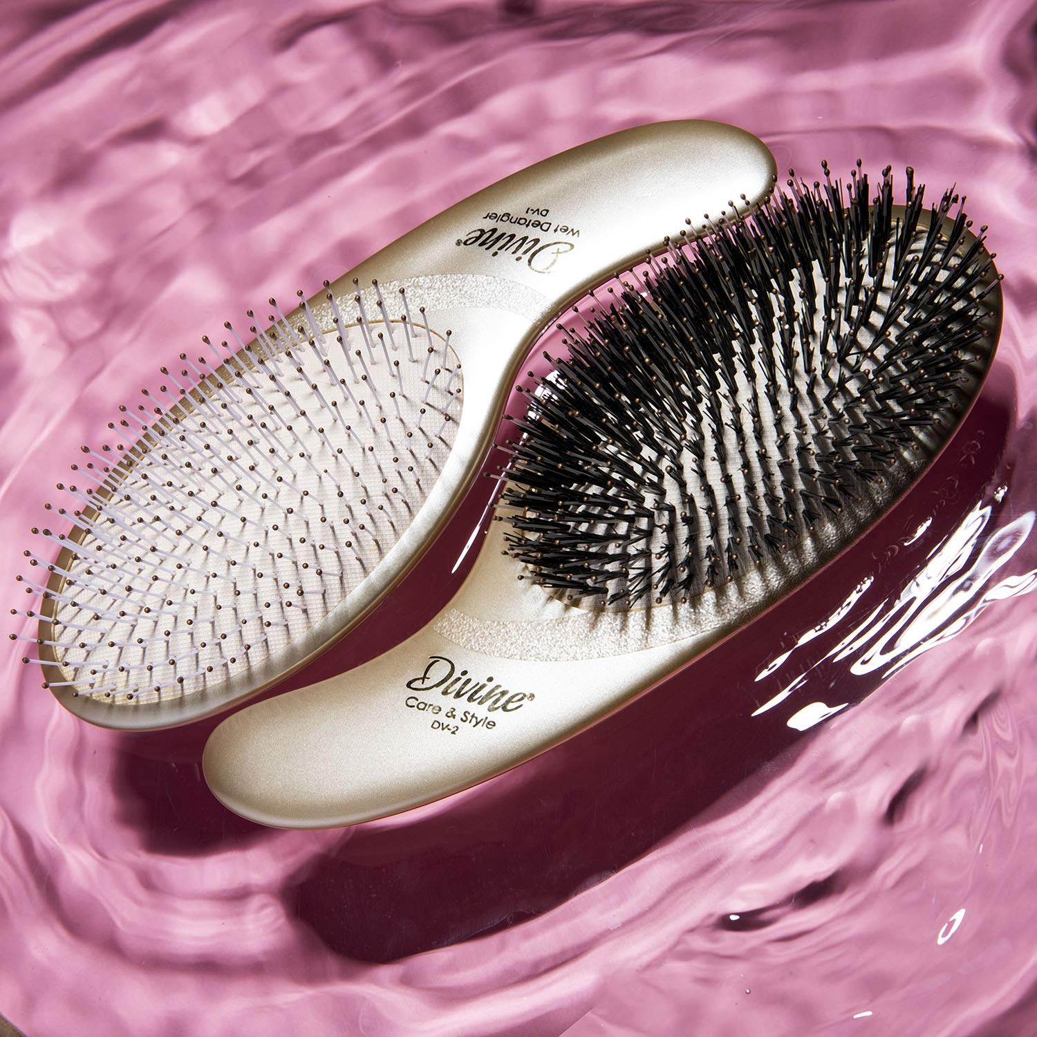 Olivia Garden Divine brush care close-up highlighting easy maintenance and longevity.