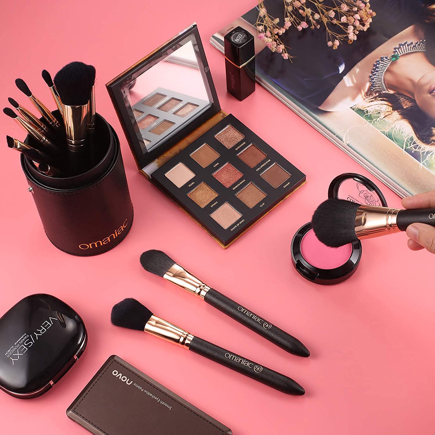OMANIAC eyebrow brush with angled tip for precise shaping