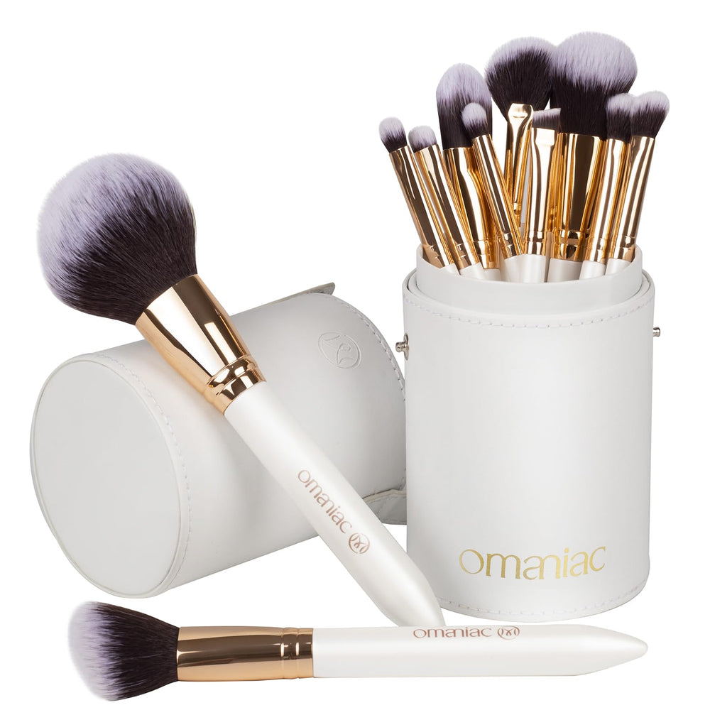 OMANIAC Makeup Brush Set close-up shows pearlescent wood handles for smooth application.