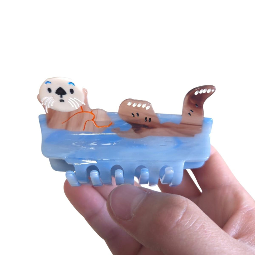 OMG Decor clip for bath and skincare routines helps keep hair tidy.