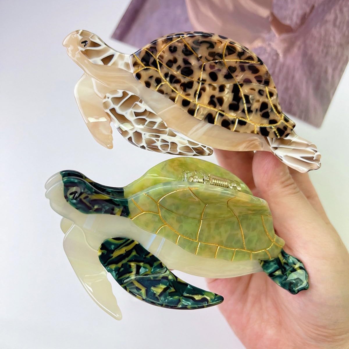 OMG Decor sea turtle clip with glossy finish and reliable hold