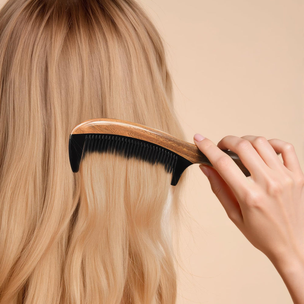 Onedor anti-static-brush-detail highlights reduced static during styling.