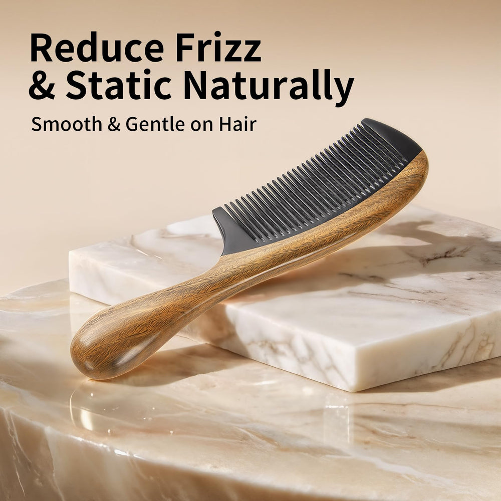Onedor hand-holding-comb demonstrates comfortable grip during use.