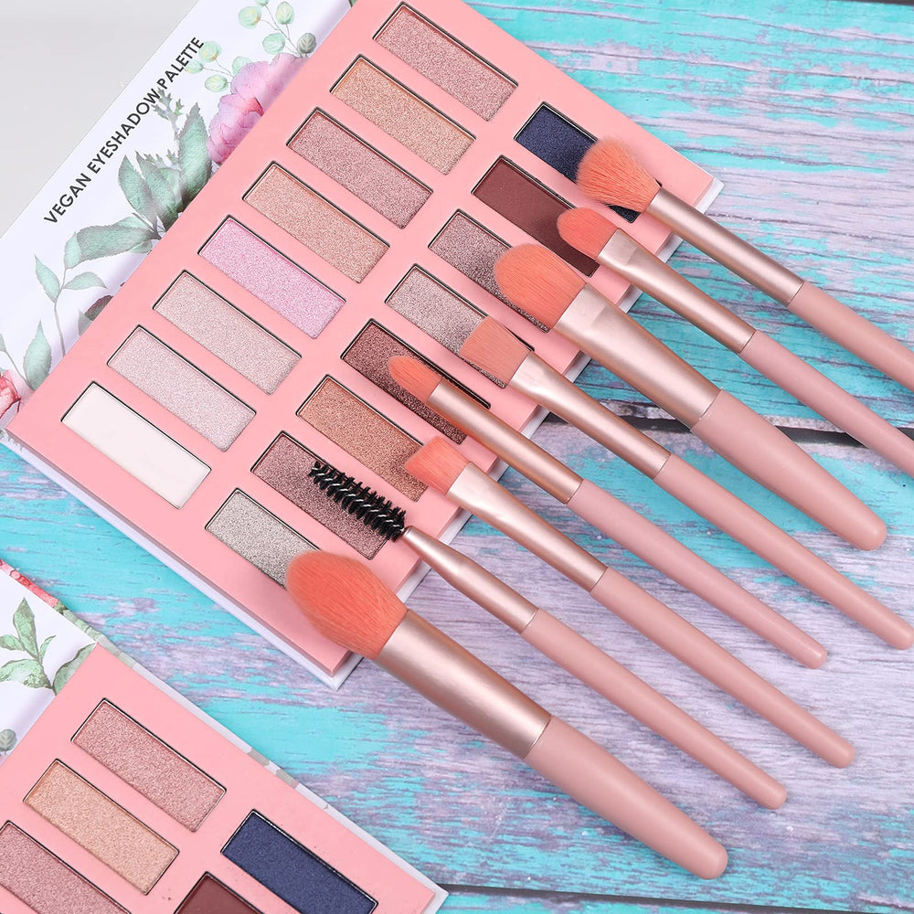ONLYBETTER vegan palette makes a gift for makeup lovers.