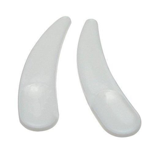 Onwon mini curved scoop applying face cream with precise, hygienic control.