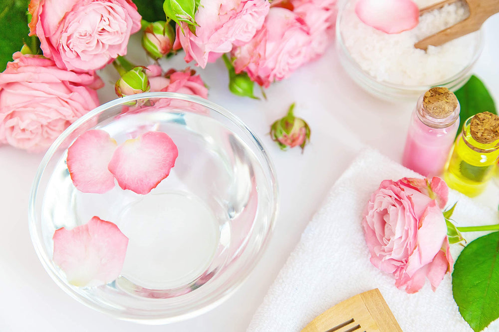 Organic Pure Oil Rose Hydrosol Skin-Toning demonstrates balanced skin feel with refreshing aroma