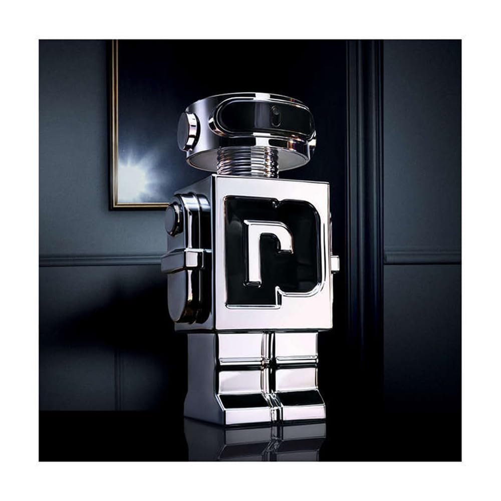 Paco Rabanne Phantom on-skin application captures fresh woody-aromatic vibe.