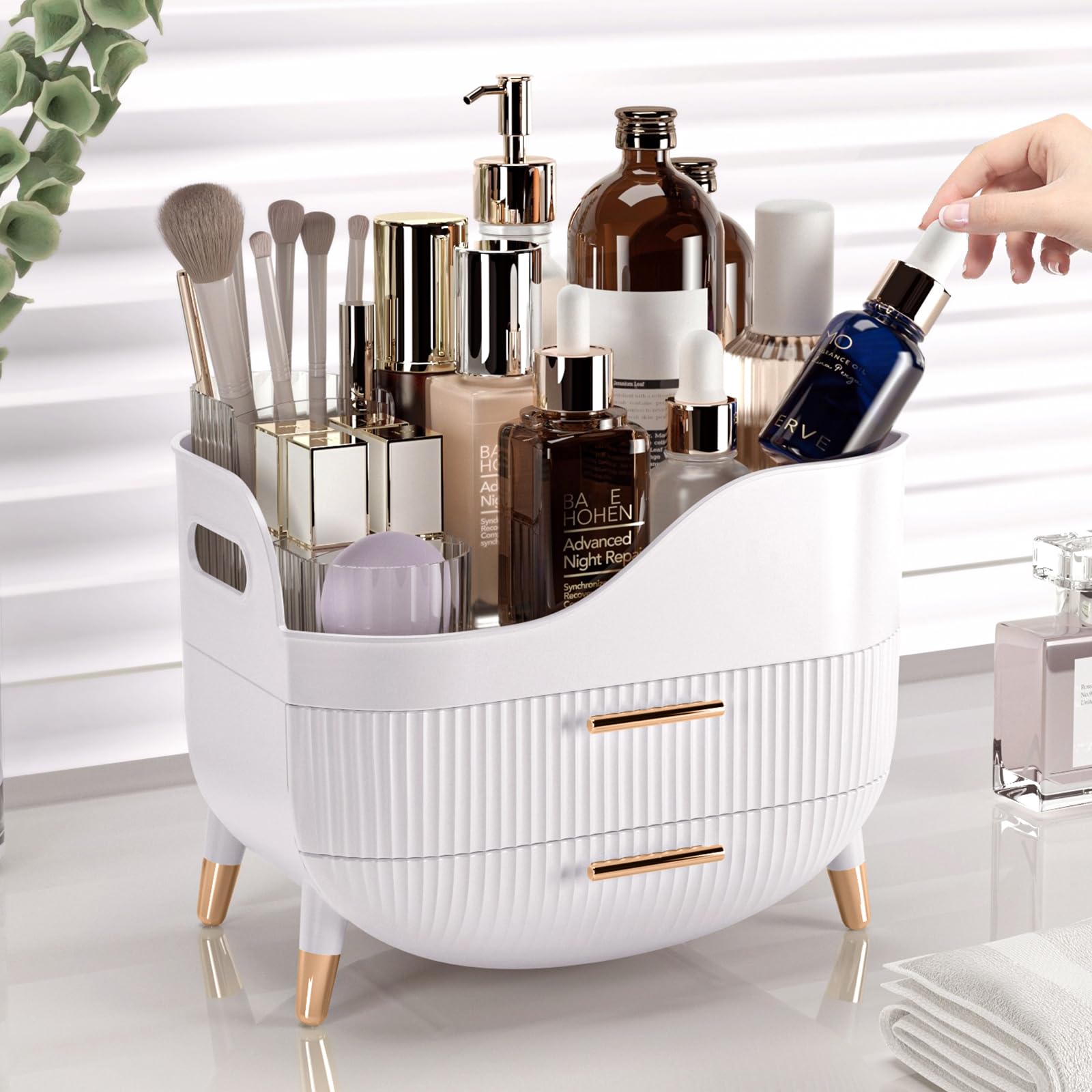 Pajiriona storage box with handle for easy room-to-room transport