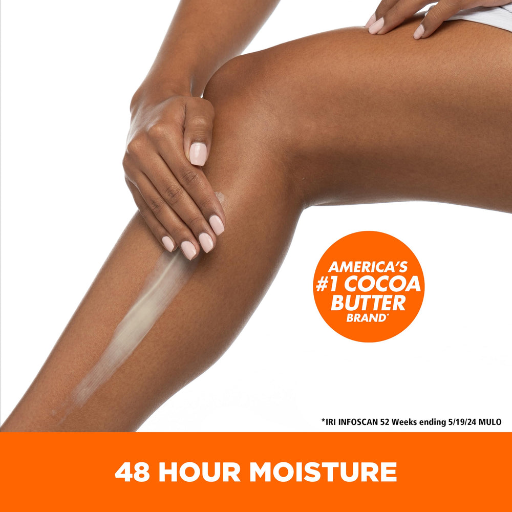 Palmer's applying lotion to hand for fast hydration and softening benefit