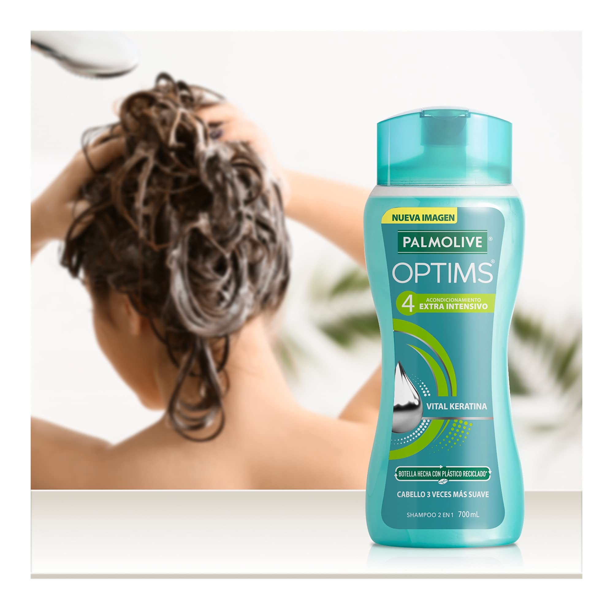 Palmolive Optims Nivel 4 Shampoo ingredients closeup suggests mild cleansing agents