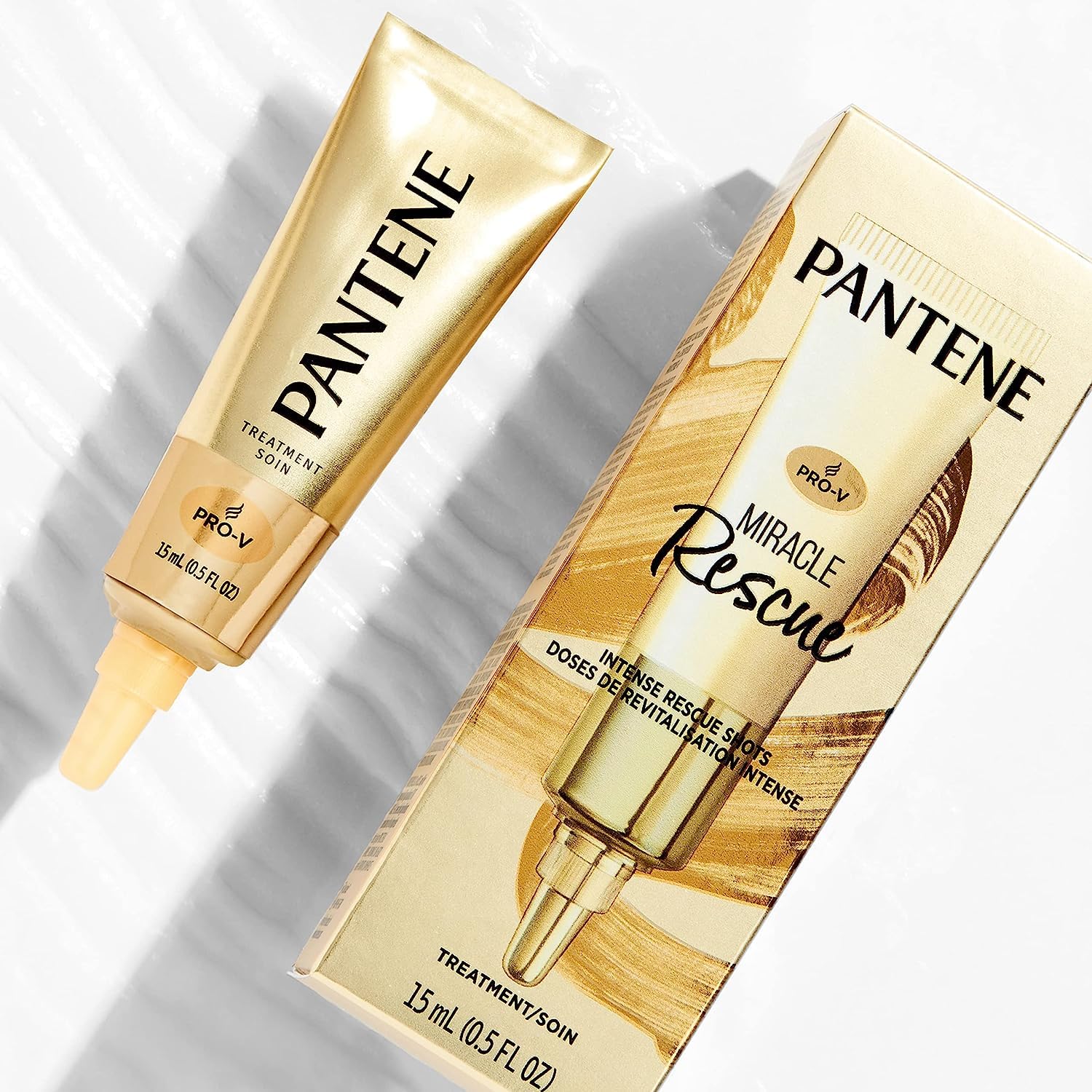 Pantene Volume & Body shampoo application on hair showing clean lather and lift.