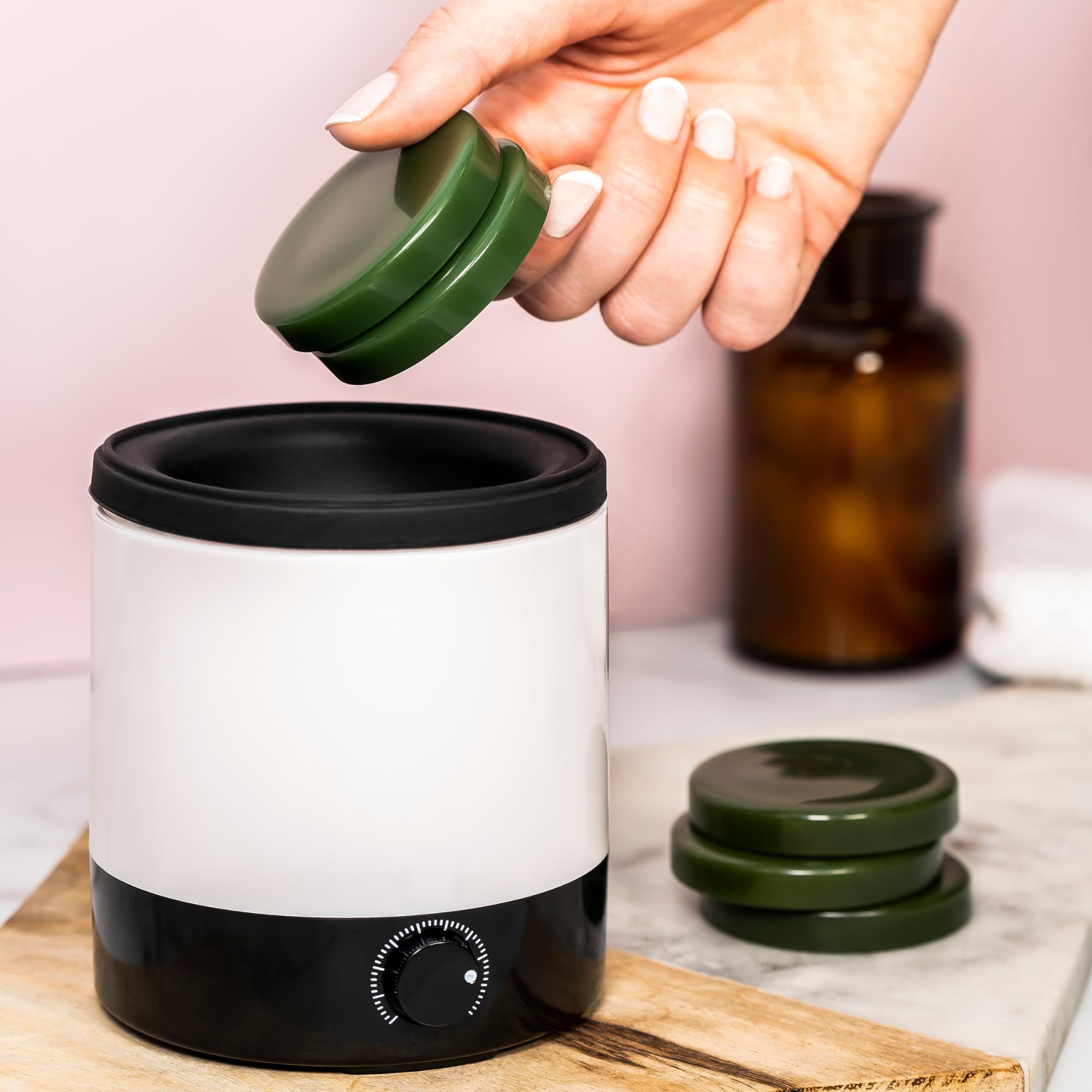 Parissa coarse hair removal focus grips at the root for longer-lasting smooth skin.
