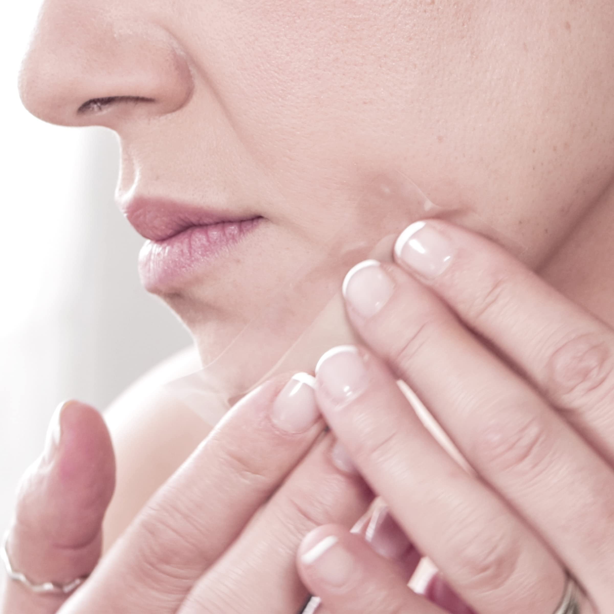 Parissa Face & Lip Wax Strips with gentle cream-based formula for sensitive skin.
