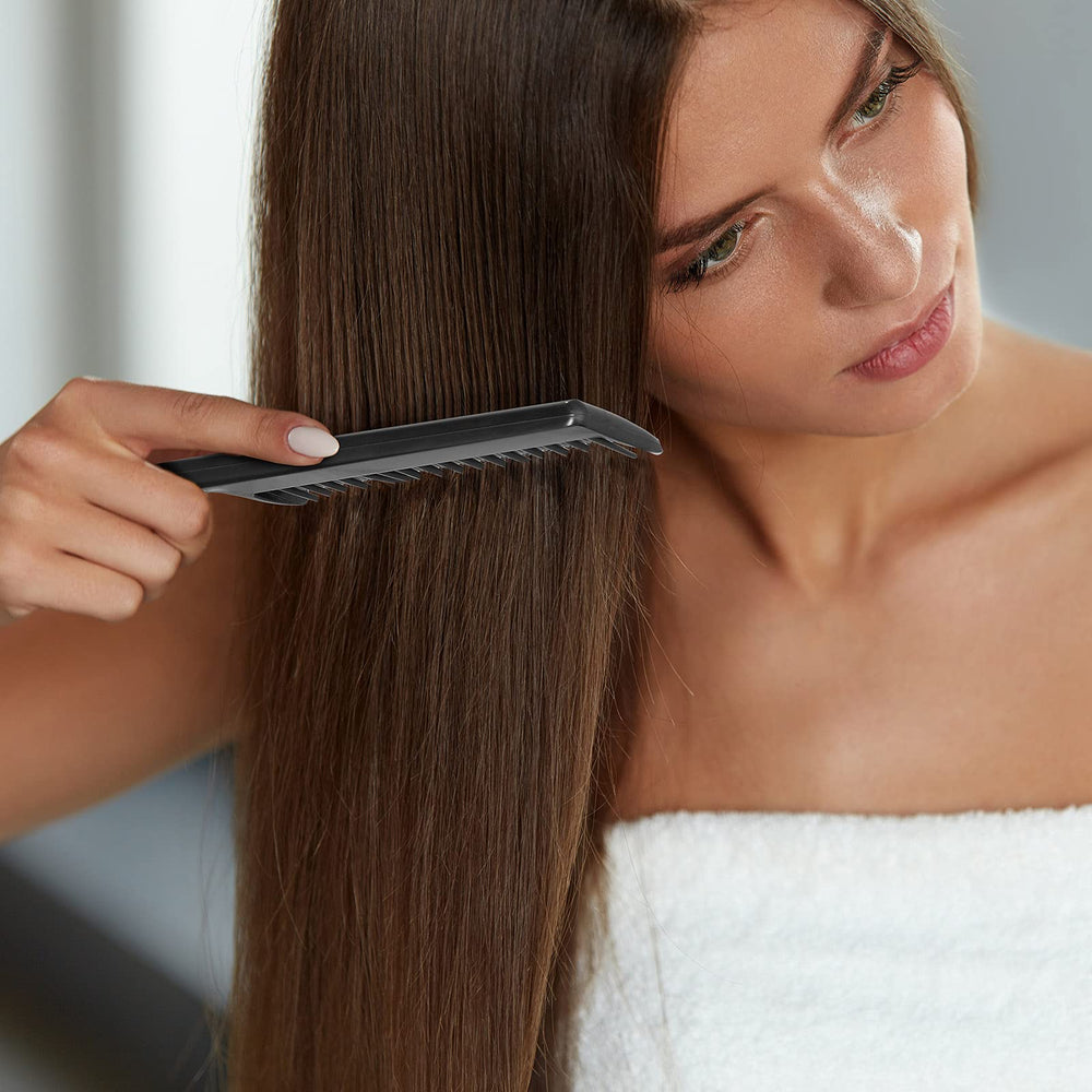 Patelai set-packaging-compact-travel-size shows portable tools for on-the-go styling.
